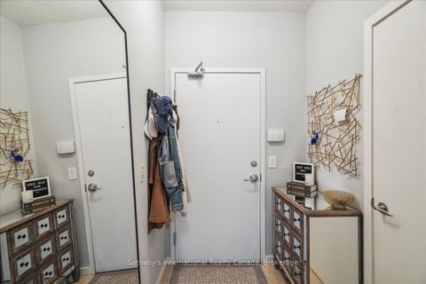 Photo 4 at 1804 - 218 Queens Quay W, Waterfront Communities C1, Toronto