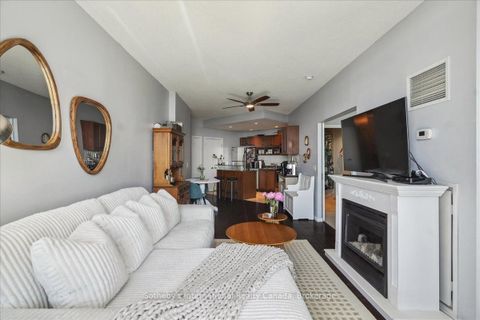 Photo 15 at 1804 - 218 Queens Quay W, Waterfront Communities C1, Toronto