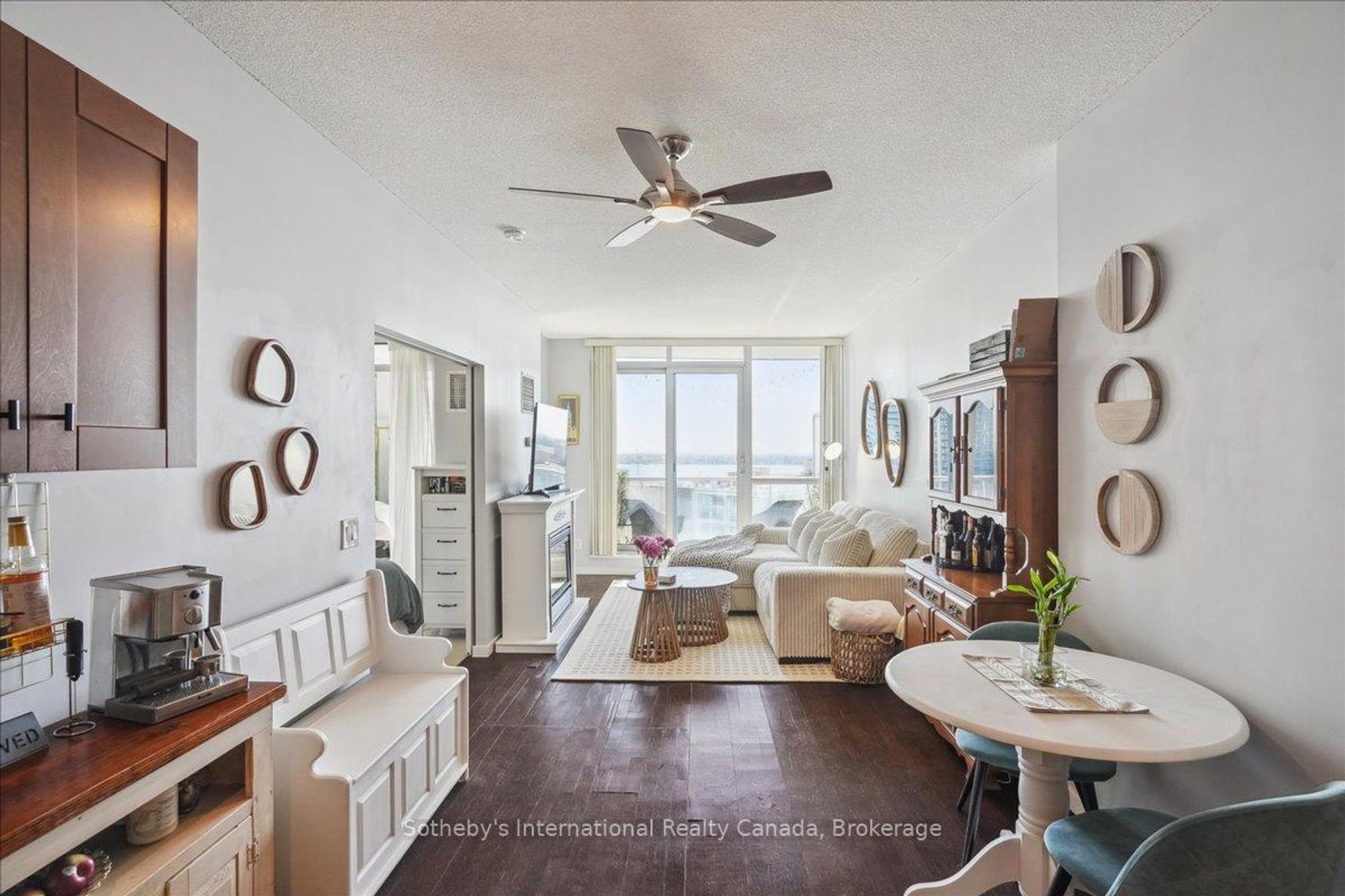 Photo 11 at 1804 - 218 Queens Quay W, Waterfront Communities C1, Toronto