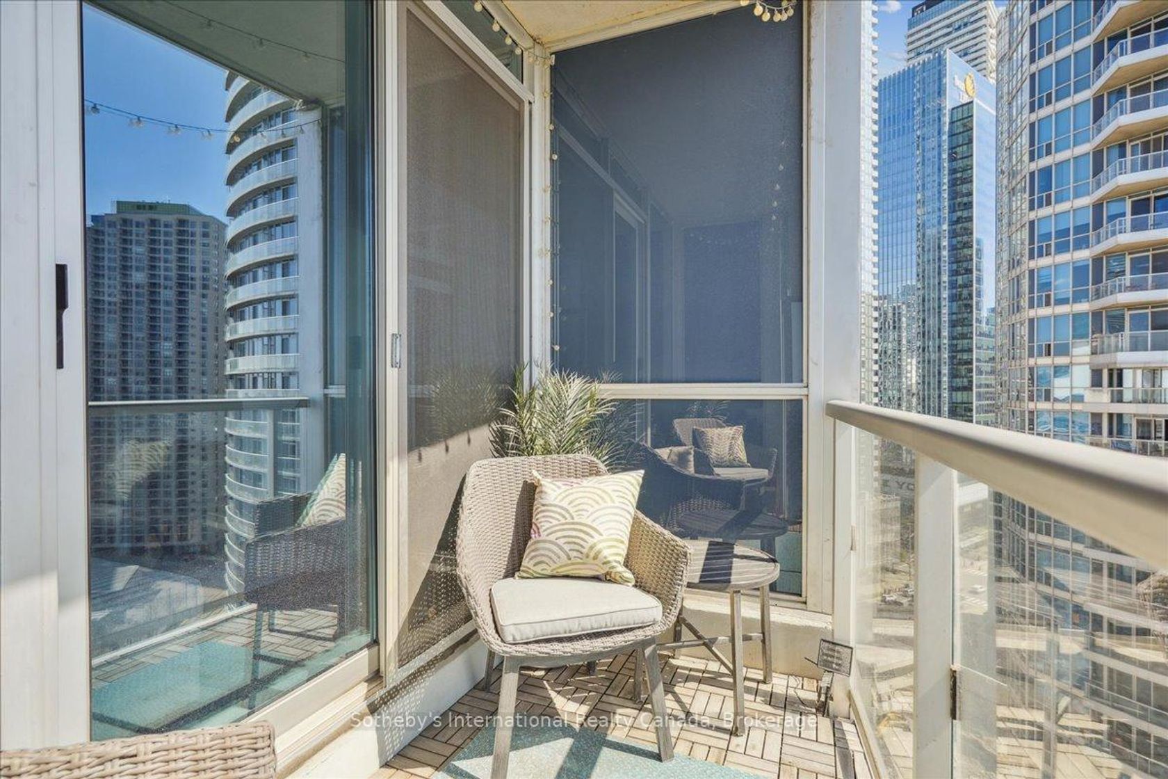 Photo 32 at 1804 - 218 Queens Quay W, Waterfront Communities C1, Toronto Photo 32 at 1804 - 218 Queens Quay W, Waterfront Communities C1, Toronto