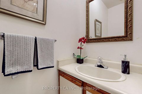 Photo 18 at 109 Lisa Crescent, Yorkhill, Vaughan