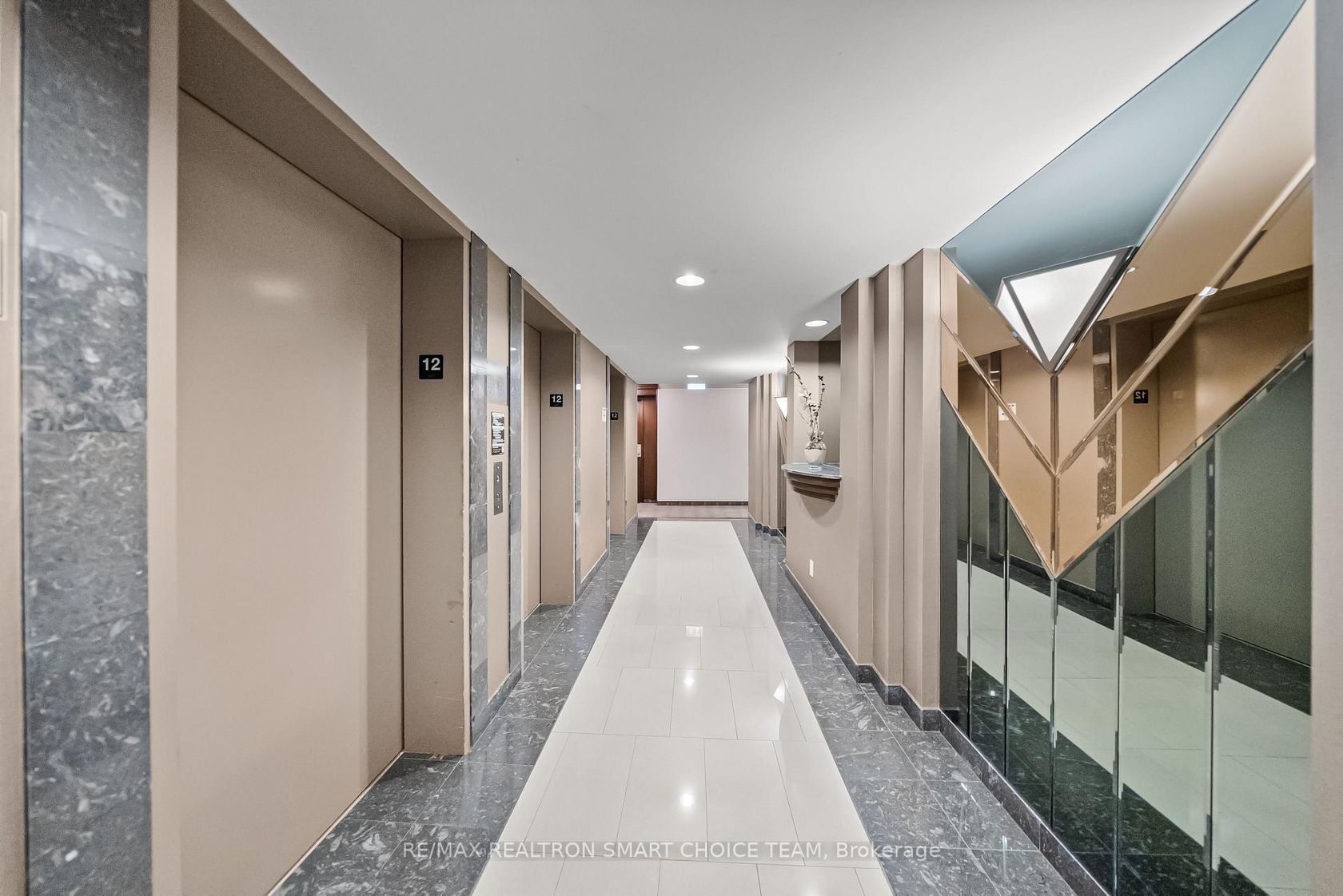 Photo 4 at 1211 - 28 Hollywood Avenue, Willowdale East, Toronto Photo 4 at 1211 - 28 Hollywood Avenue, Willowdale East, Toronto