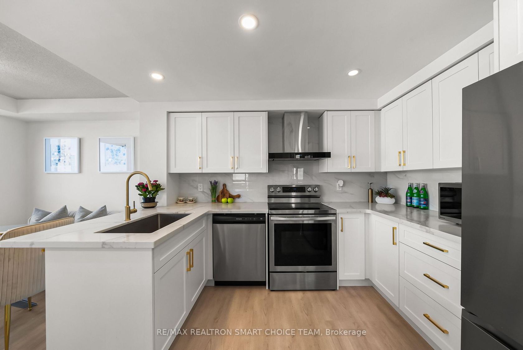 Photo 9 at 1211 - 28 Hollywood Avenue, Willowdale East, Toronto Photo 9 at 1211 - 28 Hollywood Avenue, Willowdale East, Toronto