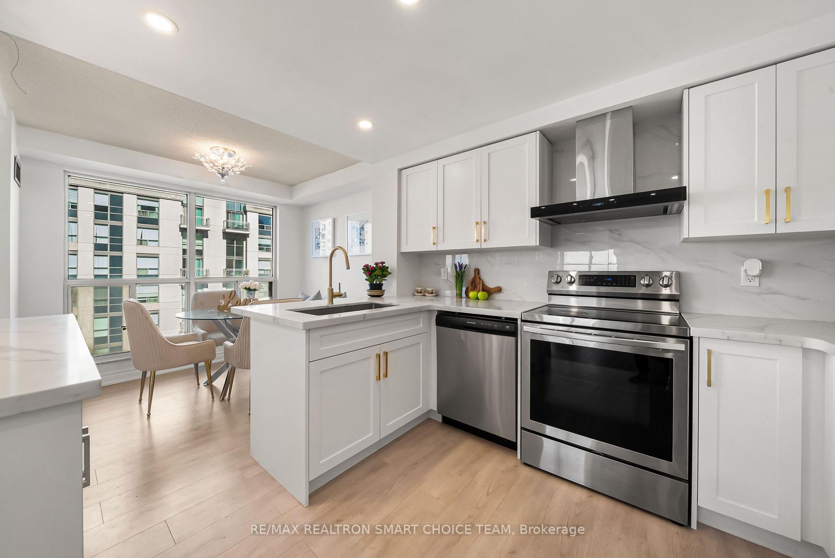 Photo 10 at 1211 - 28 Hollywood Avenue, Willowdale East, Toronto Photo 10 at 1211 - 28 Hollywood Avenue, Willowdale East, Toronto