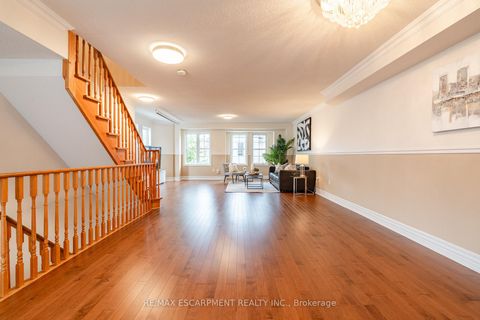 Photo 15 at 38 Archibald Mews, Bendale, Toronto