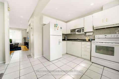 Photo 6 at 299 - 55 Collinsgrove Road, West Hill, Toronto