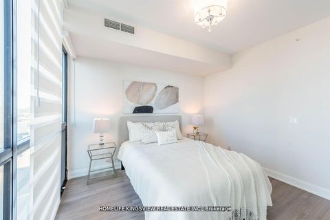 Photo 28 at 808 - 2910 Highway 7, Concord, Vaughan