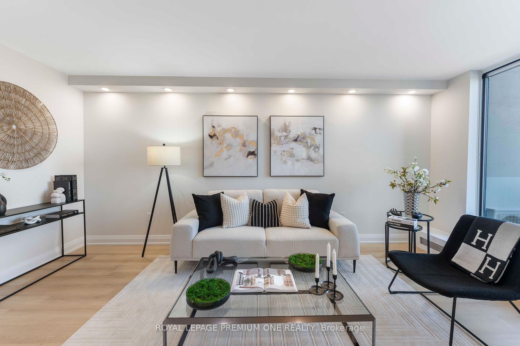 Photo 1 at 608 - 60 Southport Street, Swansea, Toronto Photo 1 at 608 - 60 Southport Street, Swansea, Toronto