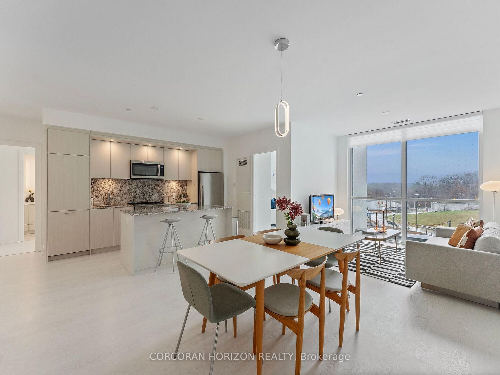 Photo 8 at 221 - 30 Inn On The Park Drive, Don Mills, Toronto Photo 8 at 221 - 30 Inn On The Park Drive, Don Mills, Toronto