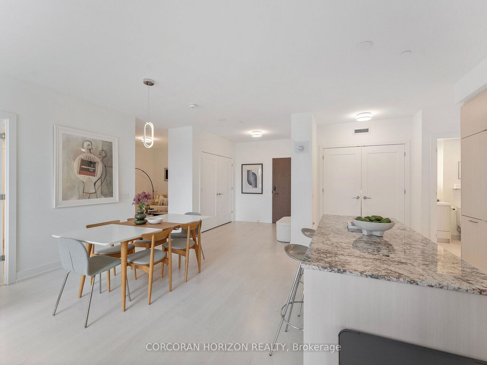 Photo 9 at 221 - 30 Inn On The Park Drive, Don Mills, Toronto Photo 9 at 221 - 30 Inn On The Park Drive, Don Mills, Toronto