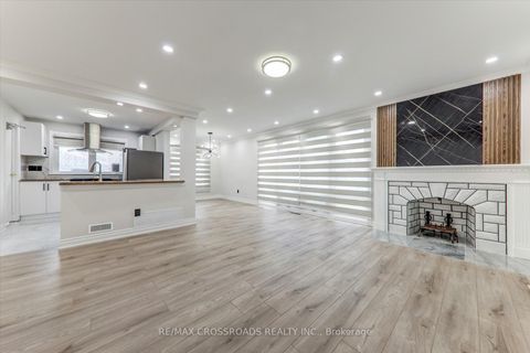 Photo 5 at 2 Tangmere Road, Don Mills, Toronto