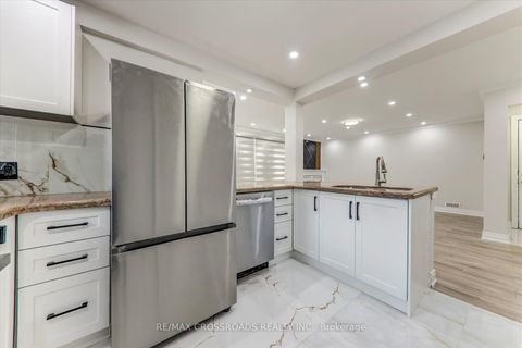Photo 13 at 2 Tangmere Road, Don Mills, Toronto