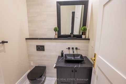 Photo 23 at 12 Hollywood Crescent, Nobleton, King