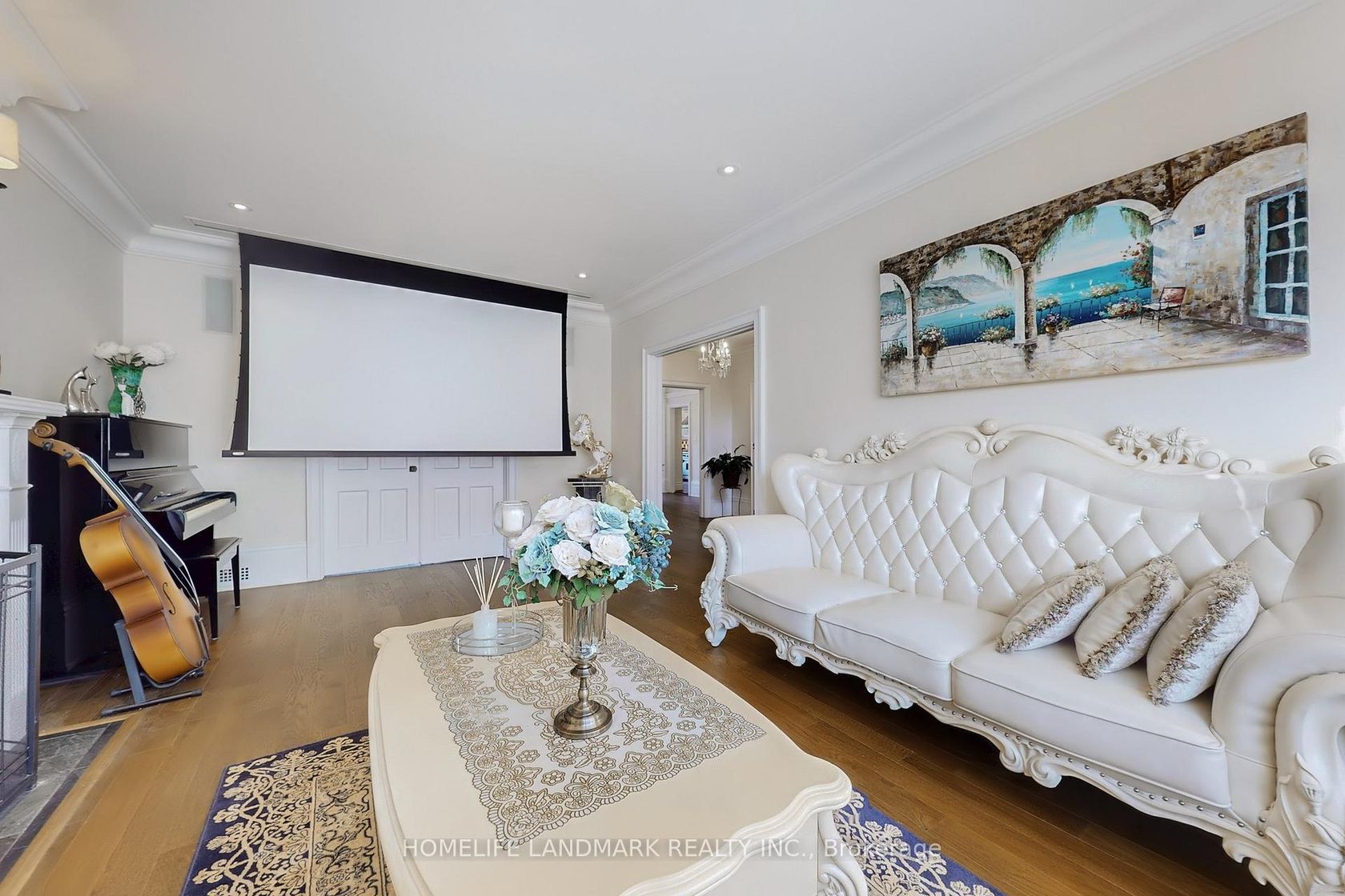 Photo 2 at 8 Killarney Road, Forest Hill South, Toronto