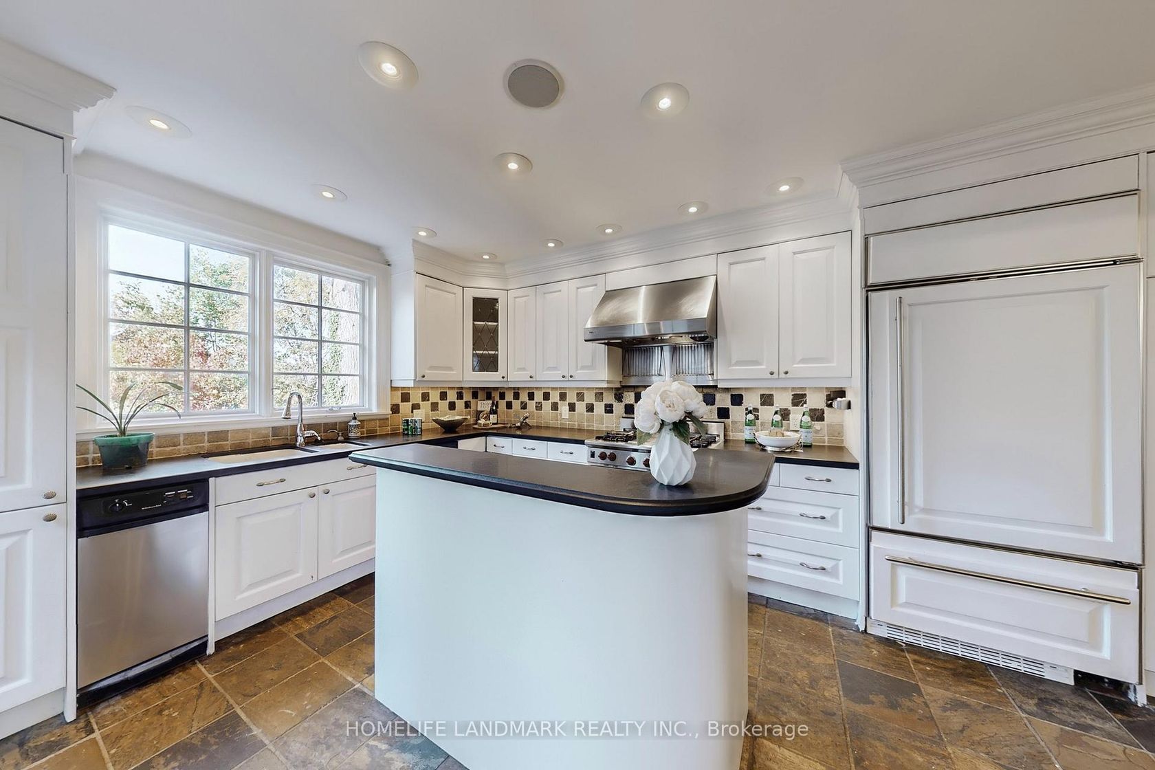 Photo 7 at 8 Killarney Road, Forest Hill South, Toronto