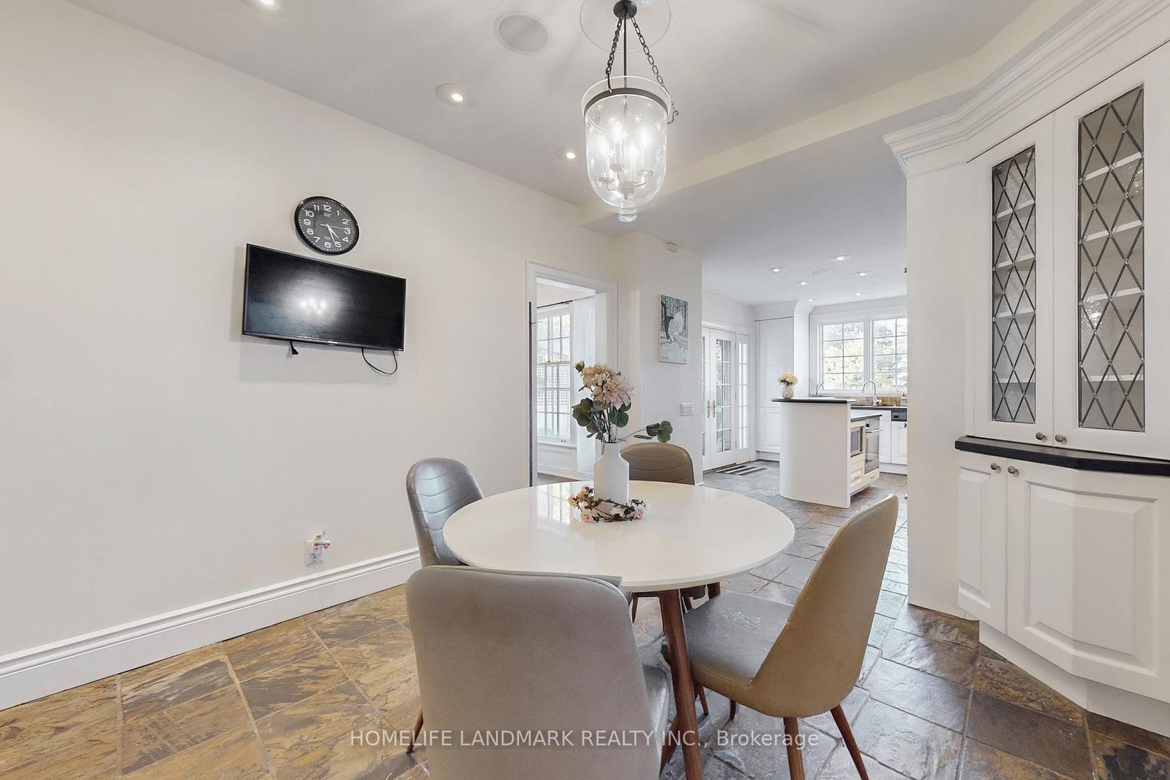 Photo 11 at 8 Killarney Road, Forest Hill South, Toronto