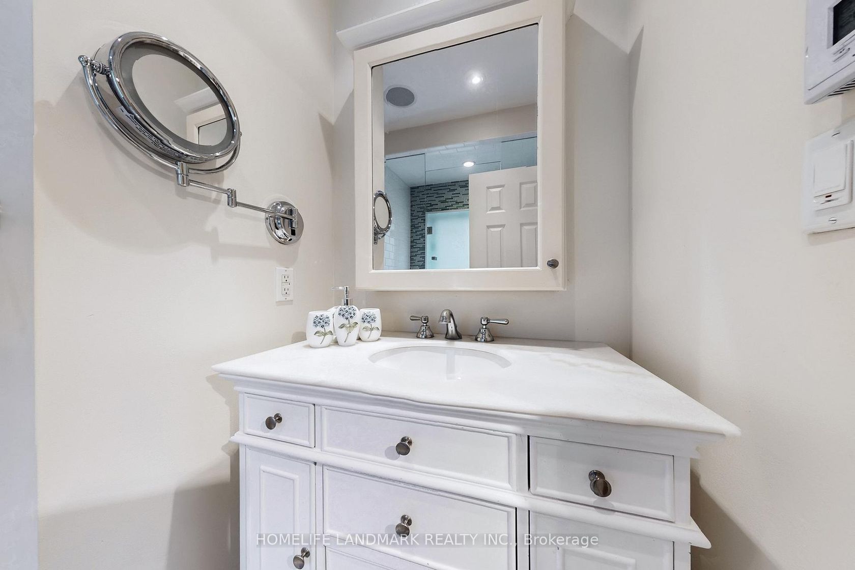 Photo 22 at 8 Killarney Road, Forest Hill South, Toronto