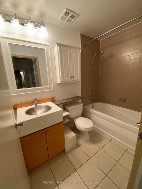 Photo 14 at 101 - 10 Navy Wharf Court, Waterfront Communities C1, Toronto