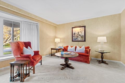 Photo 11 at 266 Newton Drive, Newtonbrook East, Toronto