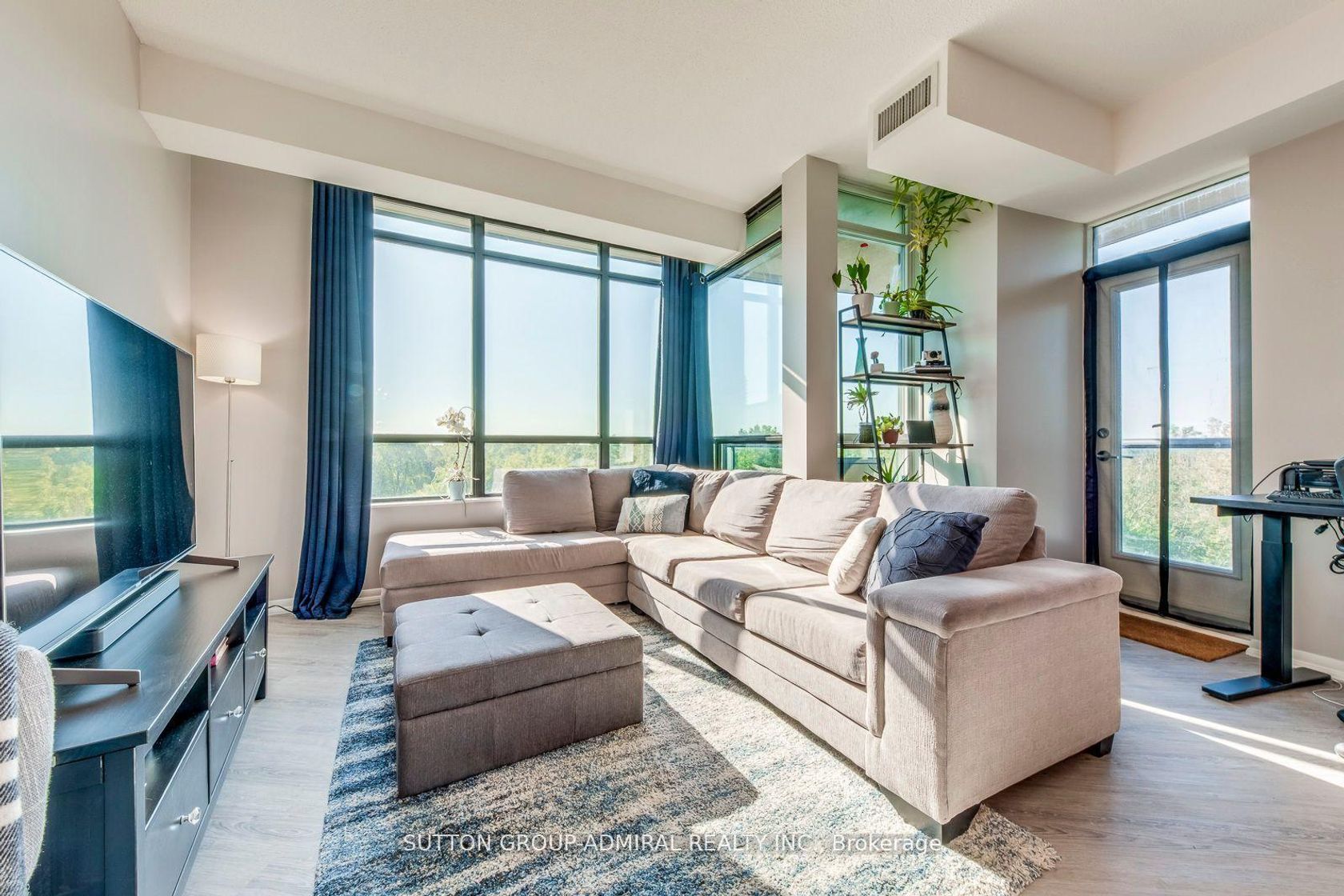 Photo 5 at 709 - 219 Fort York Boulevard, Niagara, Toronto Photo 5 at 709 - 219 Fort York Boulevard, Niagara, Toronto