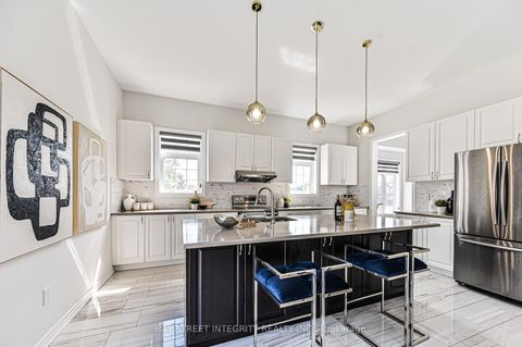 Photo 14 at 123 Mitchell Place, Glenway Estates, Newmarket