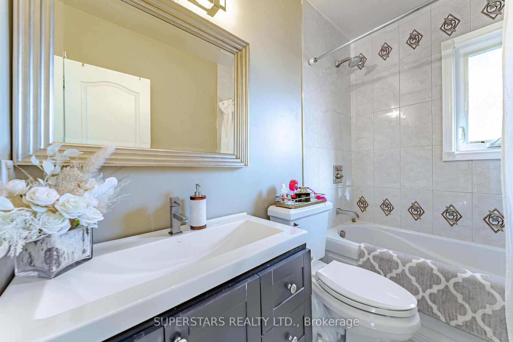 Photo 31 at 42 Grangemill Crescent, Don Mills, Toronto Photo 31 at 42 Grangemill Crescent, Don Mills, Toronto