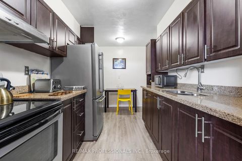 Photo 7 at 811 - 180 Markham Road, Scarborough Village, Toronto