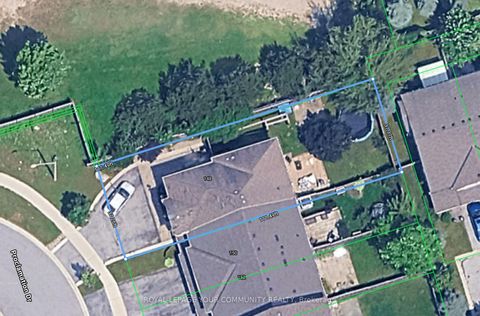 Photo 3 at 148 Proclamation Drive, Shore, Barrie