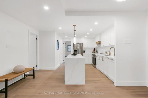 Photo 3 at 2107 - 820 Burnhamthorpe Road, Markland Wood, Toronto