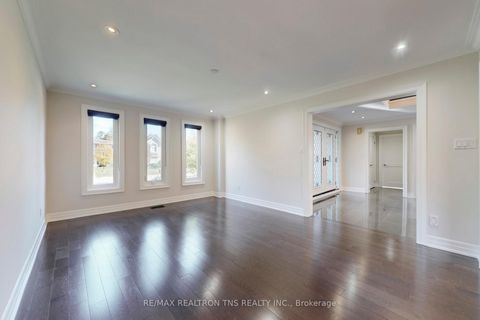 Photo 3 at 20 Doncrest Road, Doncrest, Richmond Hill