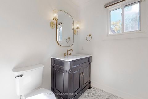 Photo 9 at 20 Doncrest Road, Doncrest, Richmond Hill Photo 9 at 20 Doncrest Road, Doncrest, Richmond Hill