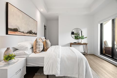 Photo 13 at 504 - 4 The Kingsway, Kingsway South, Toronto