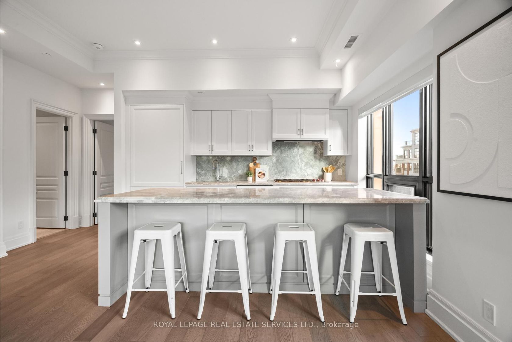 Photo 8 at 504 - 4 The Kingsway, Kingsway South, Toronto Photo 8 at 504 - 4 The Kingsway, Kingsway South, Toronto