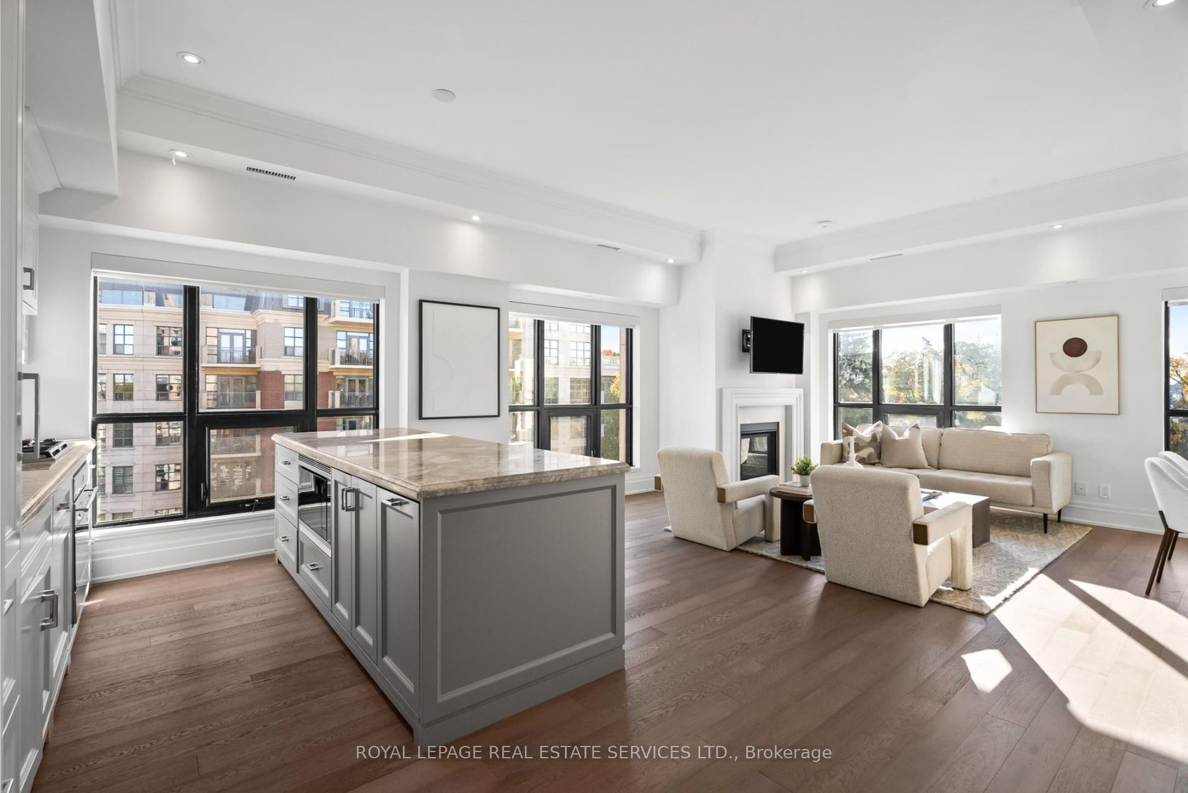 Photo 11 at 504 - 4 The Kingsway, Kingsway South, Toronto Photo 11 at 504 - 4 The Kingsway, Kingsway South, Toronto