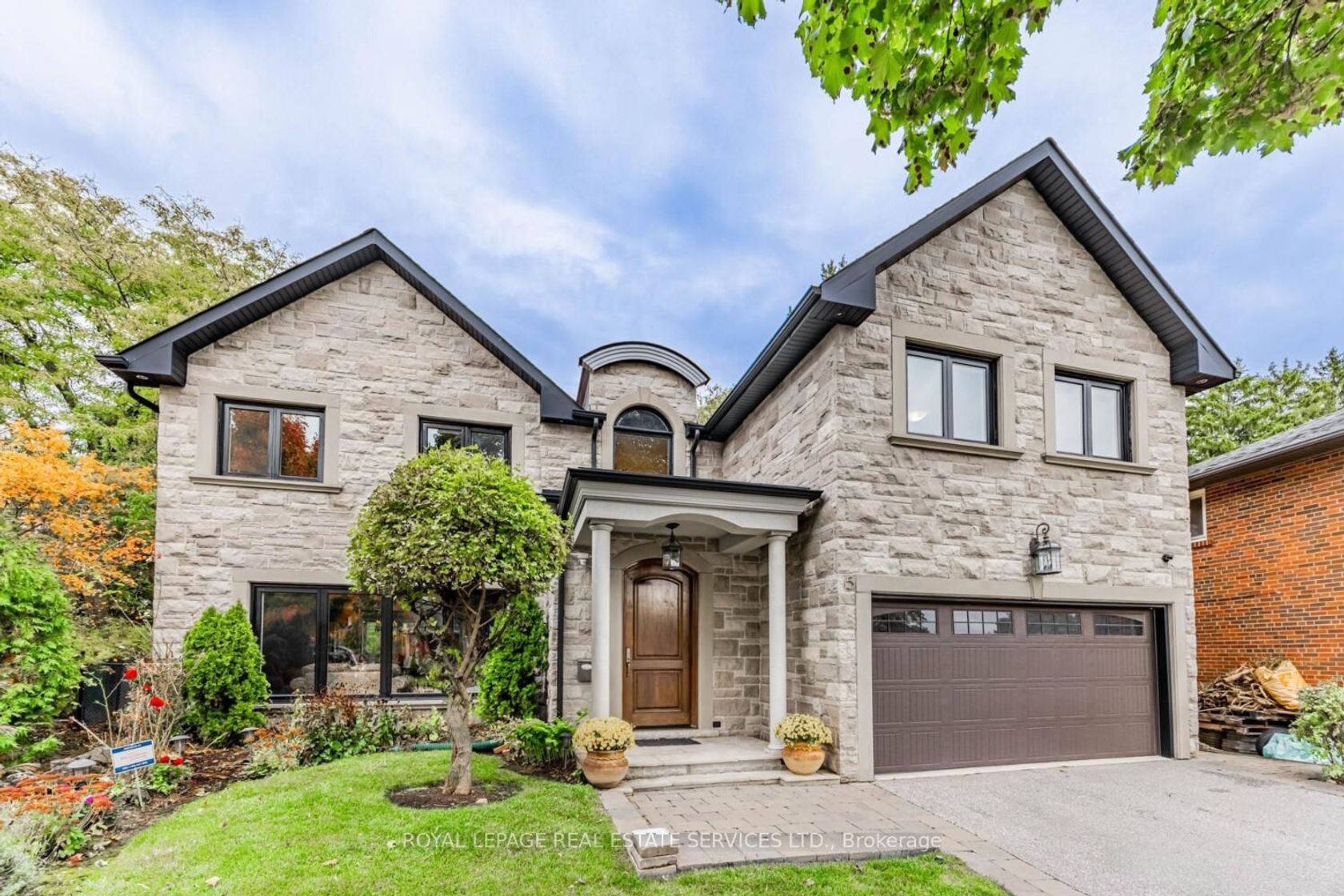 5 Harrowby Court, Rosethorn, Toronto 