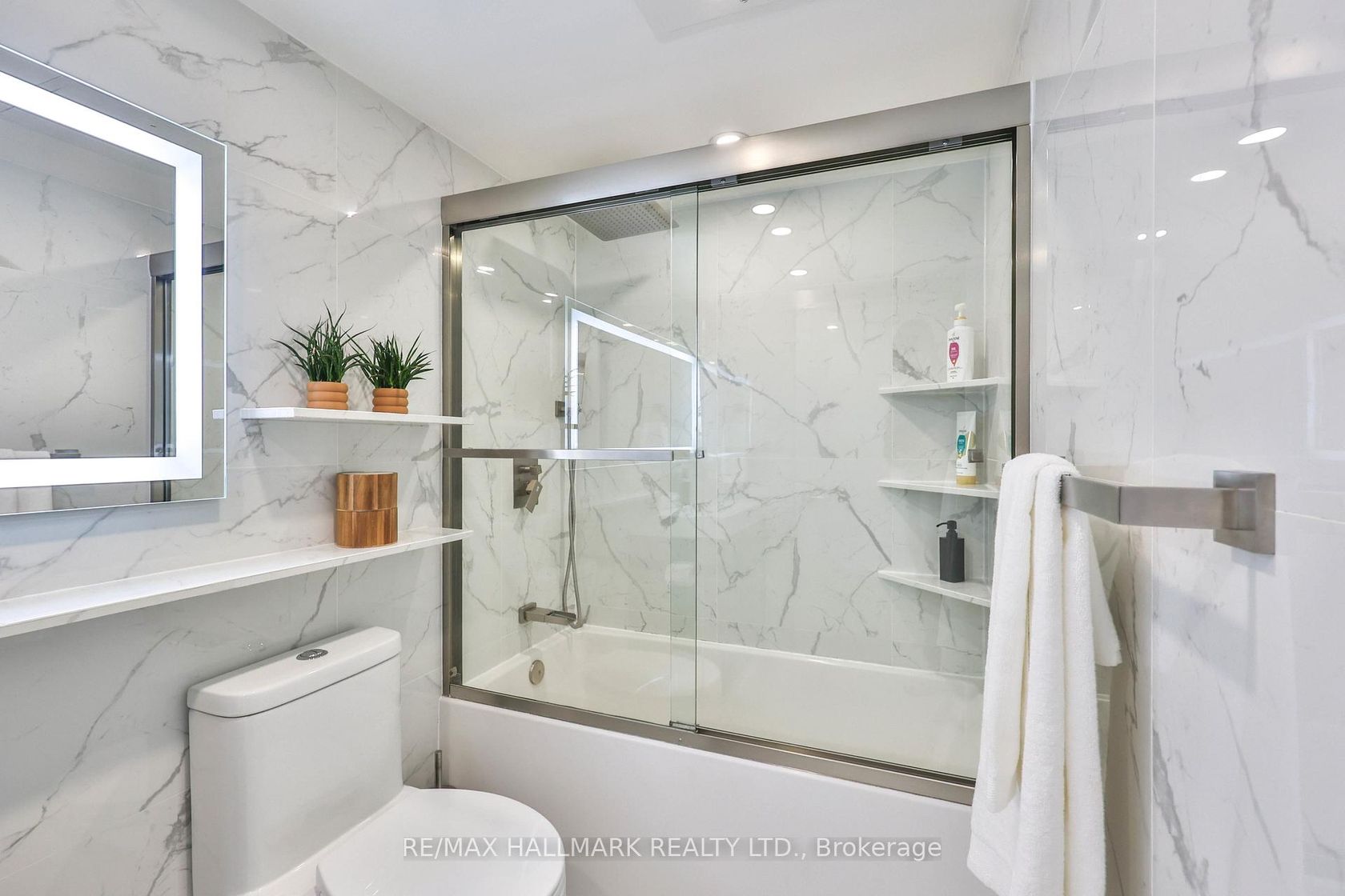 Photo 13 at 2503 - 15 Fort York Boulevard, Waterfront Communities C1, Toronto Photo 13 at 2503 - 15 Fort York Boulevard, Waterfront Communities C1, Toronto