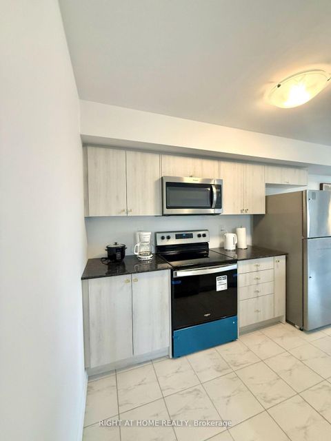 Photo 6 at #2 - 31 PUMPKIN CORNER Crescent, Rural Barrie Southeast, Barrie