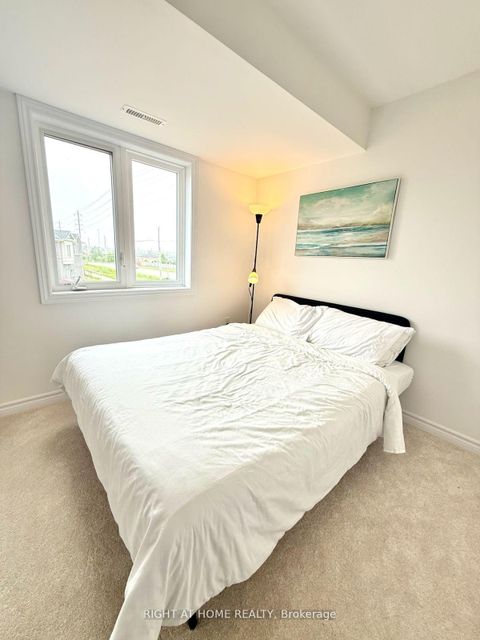 Photo 12 at #2 - 31 PUMPKIN CORNER Crescent, Rural Barrie Southeast, Barrie