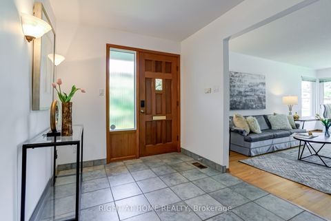 Photo 2 at 22 Rainier Square, L'Amoreaux, Toronto