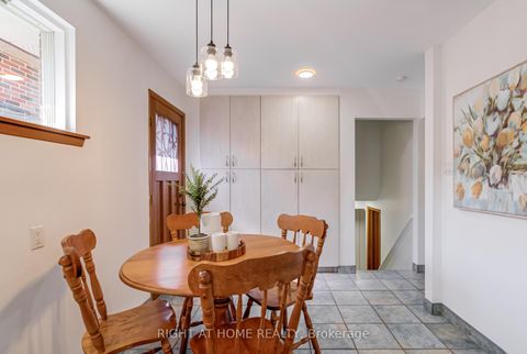 Photo 10 at 22 Rainier Square, L'Amoreaux, Toronto