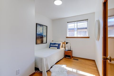 Photo 15 at 22 Rainier Square, L'Amoreaux, Toronto