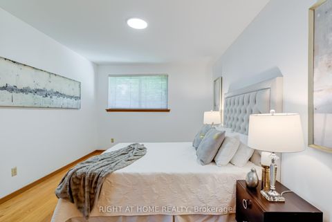 Photo 18 at 22 Rainier Square, L'Amoreaux, Toronto