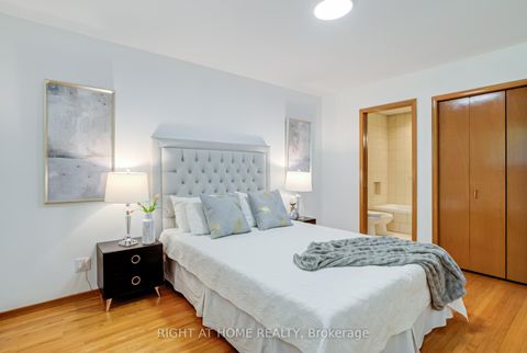 Photo 19 at 22 Rainier Square, L'Amoreaux, Toronto