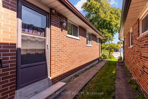 Photo 40 at 22 Rainier Square, L'Amoreaux, Toronto