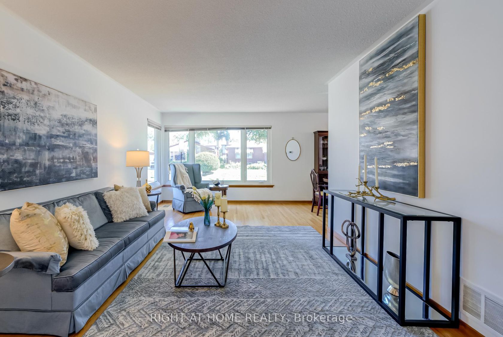 Photo 3 at 22 Rainier Square, L'Amoreaux, Toronto Photo 3 at 22 Rainier Square, L'Amoreaux, Toronto