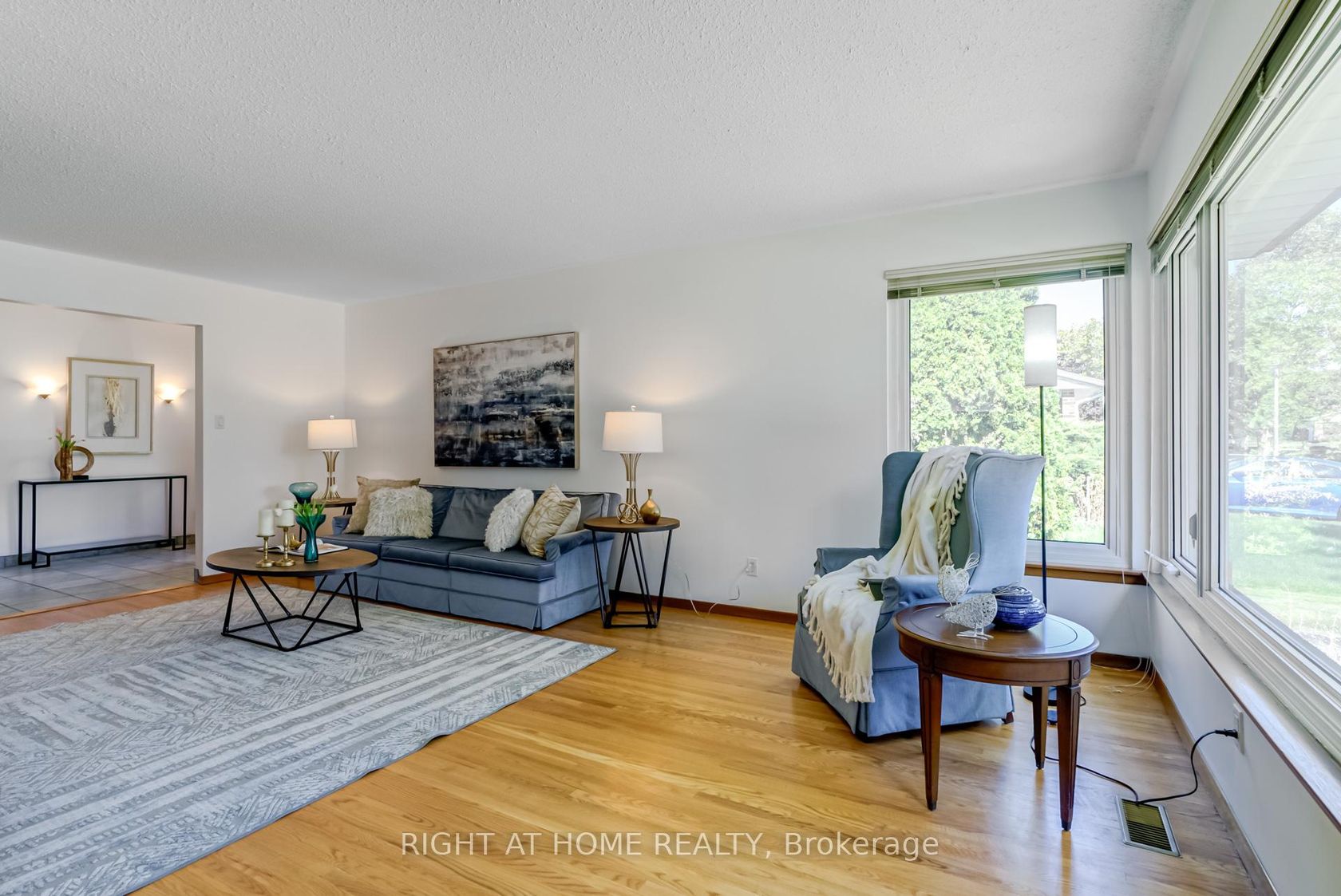 Photo 6 at 22 Rainier Square, L'Amoreaux, Toronto Photo 6 at 22 Rainier Square, L'Amoreaux, Toronto