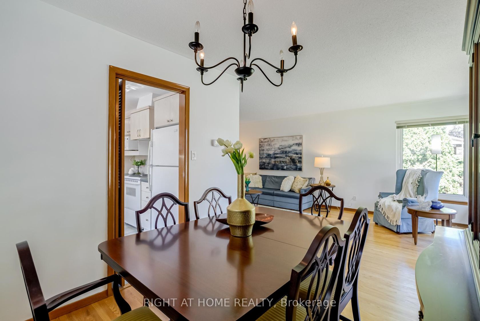 Photo 7 at 22 Rainier Square, L'Amoreaux, Toronto Photo 7 at 22 Rainier Square, L'Amoreaux, Toronto