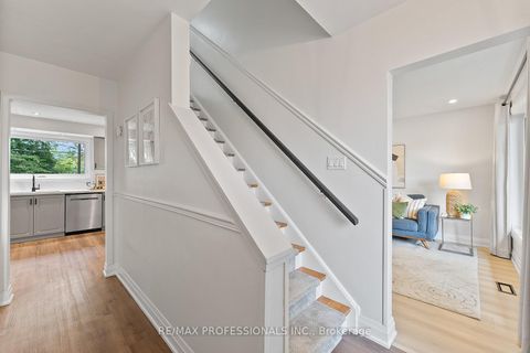 Photo 4 at 18 Lavington Drive, Richview, Toronto