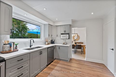 Photo 18 at 18 Lavington Drive, Richview, Toronto