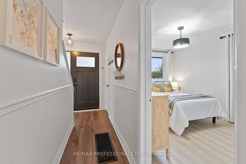 Photo 21 at 18 Lavington Drive, Richview, Toronto